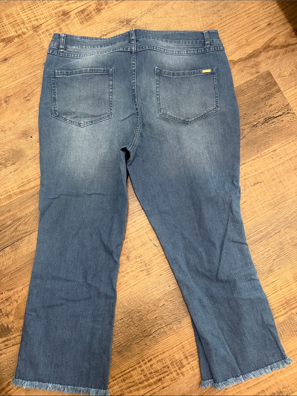 G.I.L.I. Blue Women's Wide Leg Jeans with Frayed Hem NEVER WORN - Picture 3 of 3